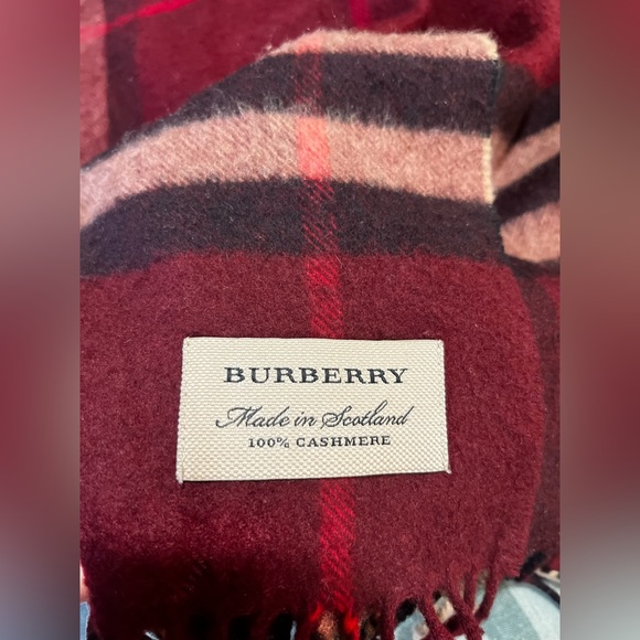 Burberry Cashmere Scarf - Picture 3 of 4